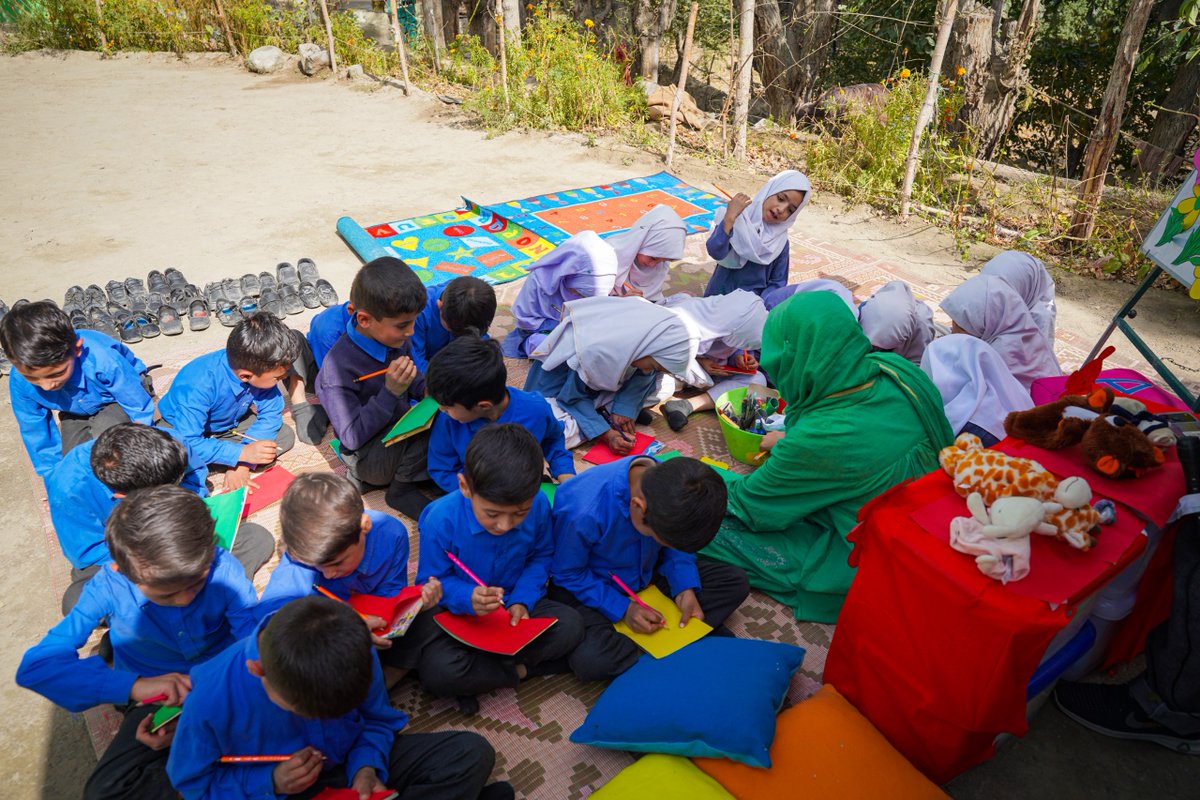 MoawinPakistan's tweet photo. At a Moawin Foundation-supported school, young learners explored the values of sharing and caring through an engaging puppet storytelling activity, learning kindness, empathy, and the importance of helping one another.
#MoawinFoundation #SharingAndCaring #LearningThroughPlay https://t.co/58hv7ri5qV