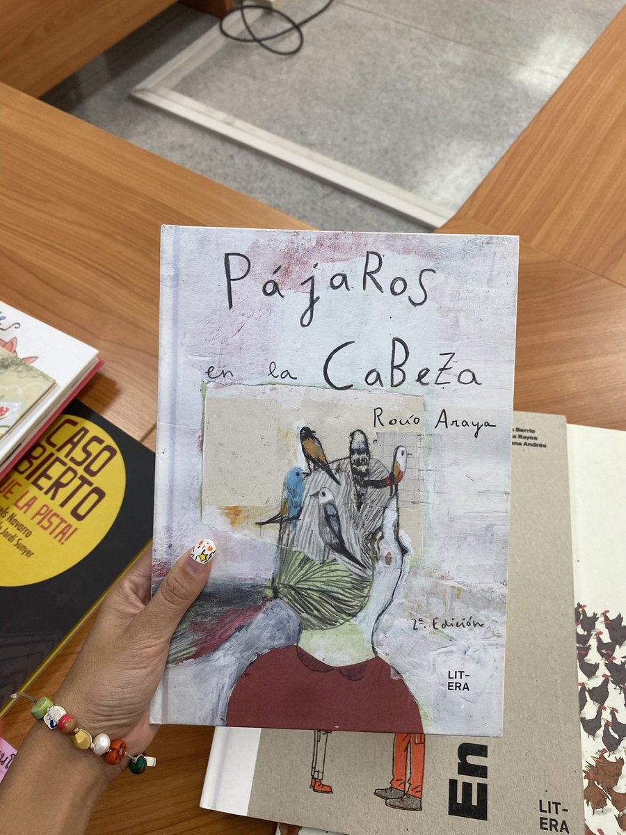 c_chamanow's tweet photo. ชั้นรักหนังสือภาพสำหรับเด็กมาก always put them in my nails<3 https://t.co/0Ohgz4RQDo