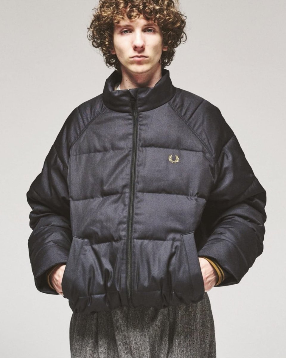 shun_dax's tweet photo. え、待って
FRED PERRYの中綿ジャケットカッコ良すぎん？ https://t.co/U8g8UdhFH3