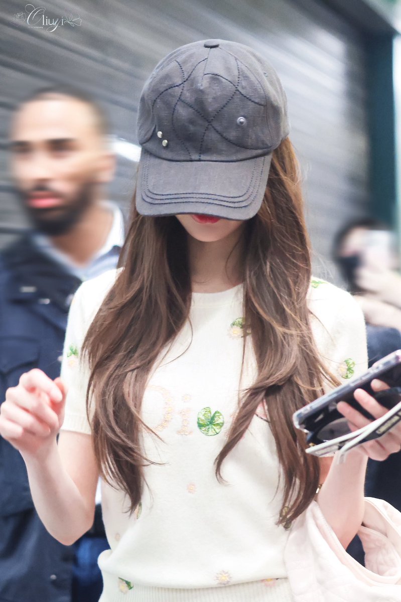 taday538j0831's tweet photo. Radiant, poised and glamorous — that’s our Jang Wonyoung at Dior Fashion Week.

WONYOUNG IN DIOR
#WonyoungDiorSummer27
#JANGWONYOUNG
#WONYOUNG
#DiorSummer27 @Dior https://t.co/hrEywqGkYW