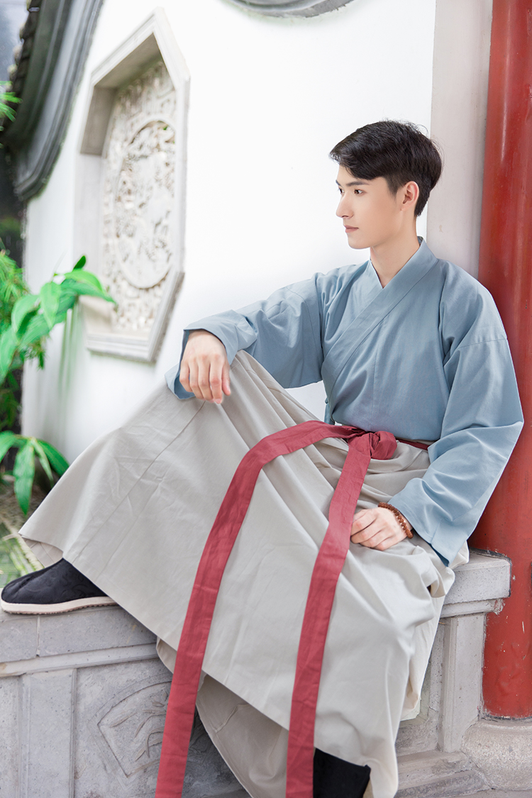 jose_shou_3_3c8's tweet photo. Shoutout to 顾旱褂! This traditional Chinese garment is such a cool blend of cultural charm and vintage vibe ， https://t.co/HjkCgauLrM