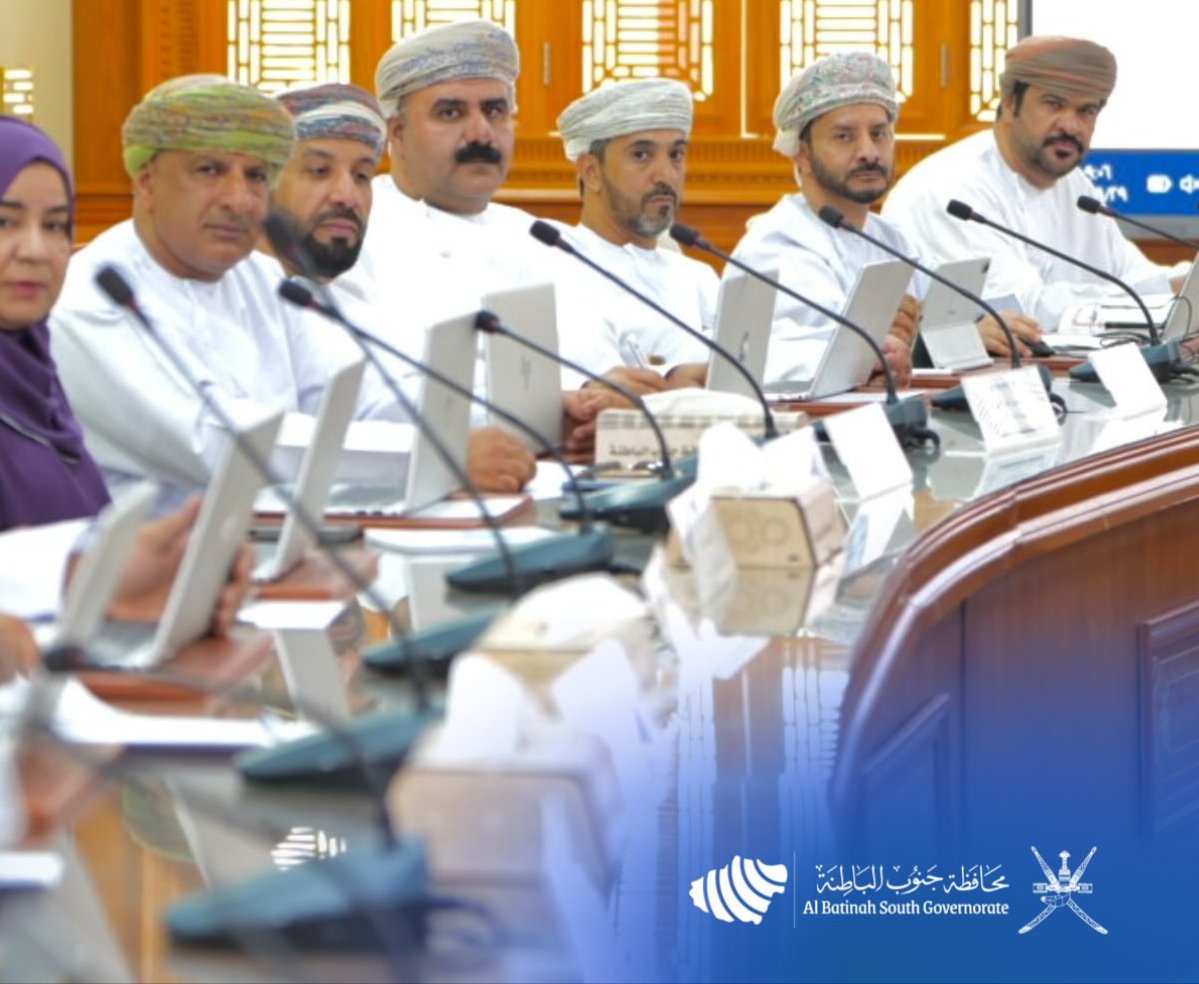 SaifVip59's tweet photo. ترأس سعادة المهندس مسعود بن سعيد الهاشمي، #محافظ_جنوب_الباطنة، رئيس المجلس البلدي، الاجتماع السابع للمجلس لعام 2026م، بحضور أعضاء المجلس، حيث ناقش الاجتماع عددًا من الموضوعات الخدمية والتنموية والتخطيطية والاجتماعية المرتبطة بمختلف ولايات المحافظة. https://t.co/bpizdRcIuc