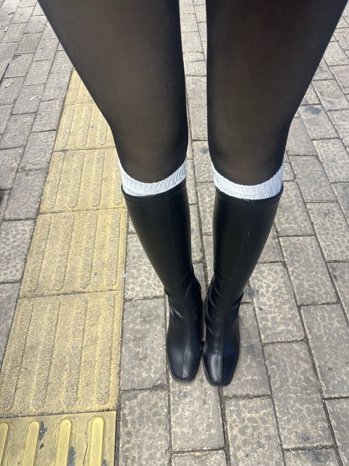 MirabelleI6653's tweet photo. 올블랙 진리 #ootd https://t.co/tXSey5mmuz
