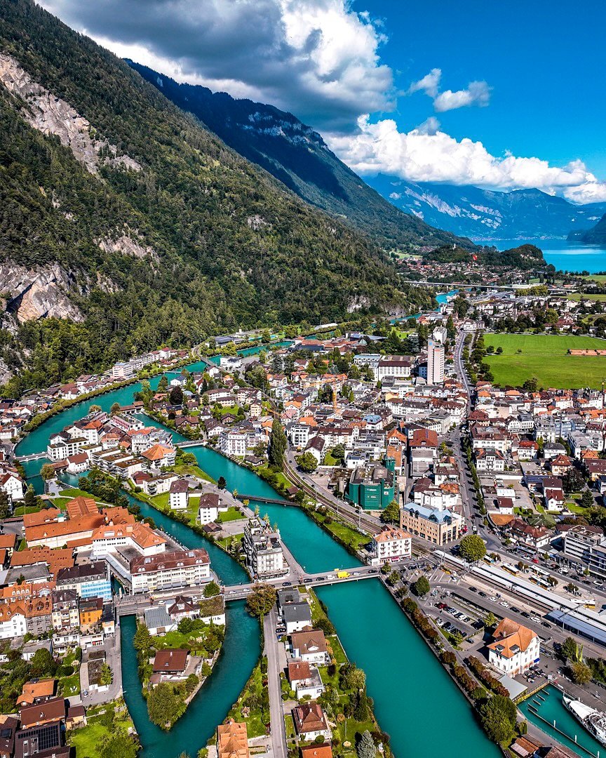 TravelBucketX's tweet photo. Interlaken, Switzerland 🇨🇭 https://t.co/zph62TpEVq