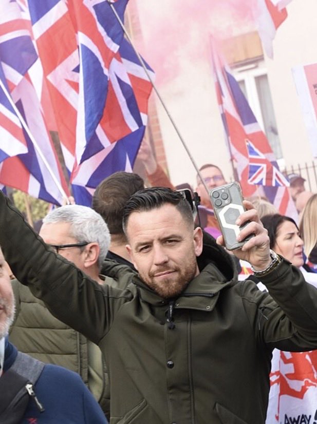Enoughsenough00's tweet photo. 🚨 BREAKING: DANNY TOMMO REFUSED BAIL AGAIN TODAY 🚨
A British roofer, a dad, a man who stood up for his country — LOCKED UP.
Danny Tommo has been refused bail AGAIN today for puncturing an empty dinghy and will now be remanded in custody until 6th November.
Let that sink in. Suspected terrorists get bail. Convicted paedophiles get bail.
Illegal migrants who assault our police get bail. But Danny Tommo? Too dangerous to be let out 👀