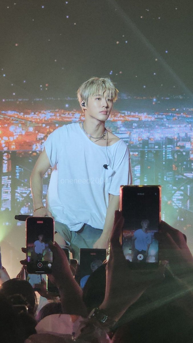 scoopiu's tweet photo. TWOOO BLOND https://t.co/cHmAv6No0l