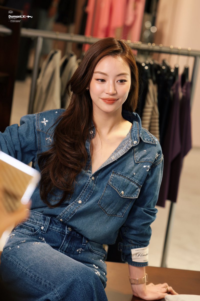 Dumont_Xi's tweet photo. Has the angel headliner arrived?

MIU NATSHA AT AMR-POP UP HK
#AMRDeSaisonxMiu
#MiuNatsha #หมิวณัชชา https://t.co/HAzVxiuLNo