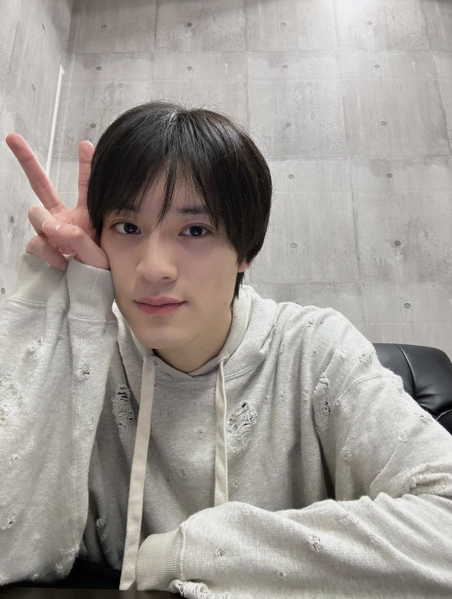 kenshin_0708_k's tweet photo. このあと20時からFC生配信よろしく＾＾ https://t.co/OjTomuziev