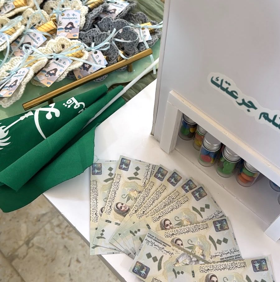 deepwepq's tweet photo. #يوم_الصيدلي  بالكلية اليووم🪄🪄 https://t.co/yGFEqTnYT1