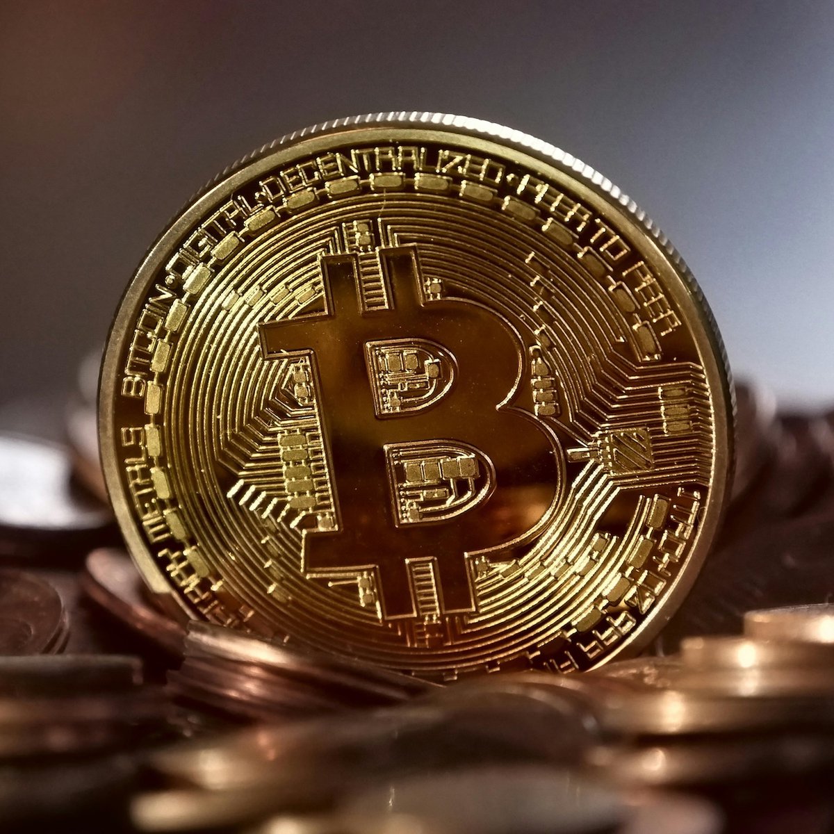 CoinMarketCap's tweet photo. LATEST: 💰 Michael Saylor told Binance "we're in a gold rush between now and the year 2035," when "99% of all the Bitcoin will have been mined." https://t.co/6tVs0jGt4a