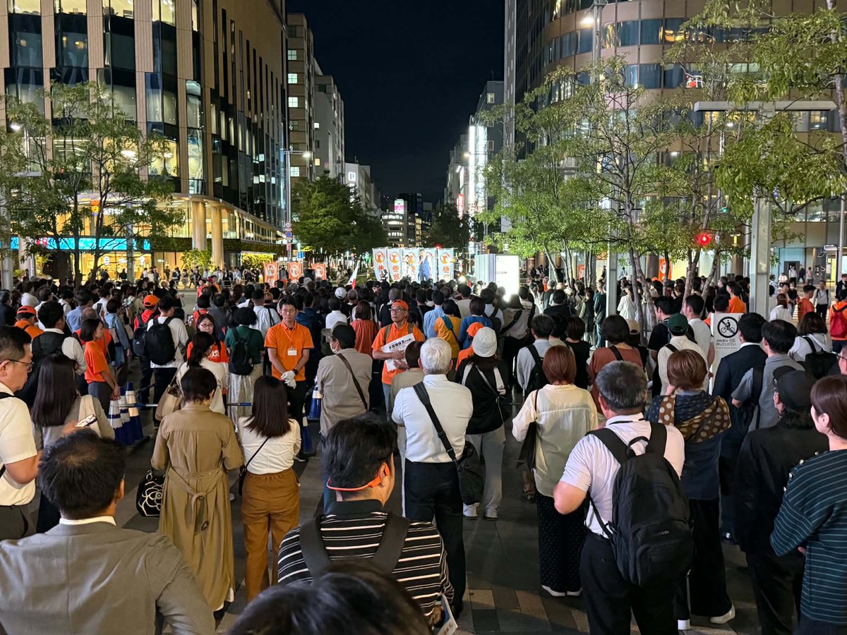 jinkamiya's tweet photo. 会見の後は吉富さん、木下議員、中田議員と4人で街頭演説をしました。

福岡の課題と世界の先進国の課題は
繋がっていて、それを変えられるチャンスは選挙しかない、だから皆さん、ちゃんと政治に関心を持って選挙に行ってください、と訴えてきました。

【LIVE】参政党　街宣演説　JR博多駅前広場　神谷宗幣　2026年9月29日（火）18：30～ #ひとりひとりが日本 #日本人ファースト https://t.co/Gu0UIm3z4k @YouTubeより