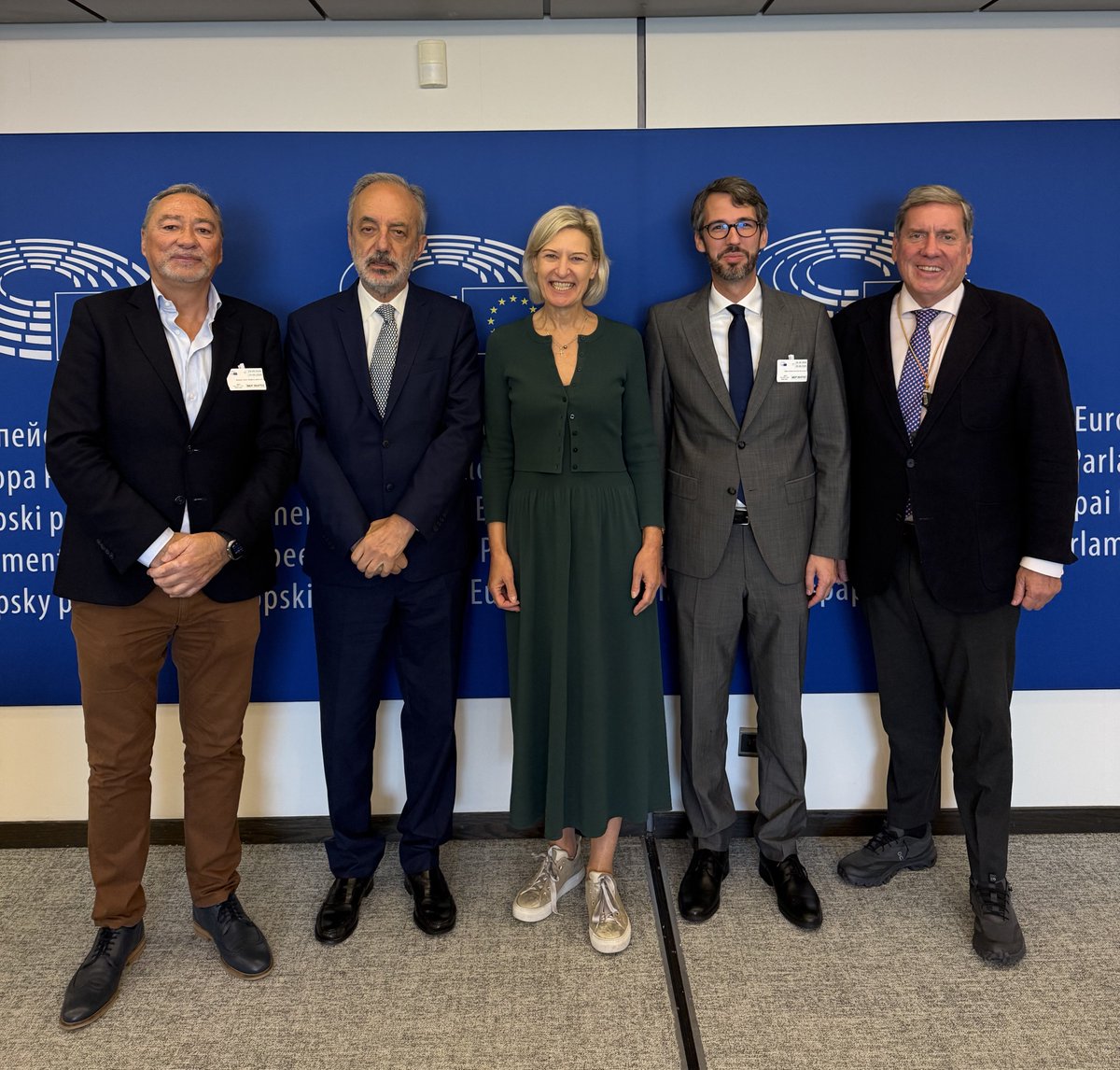 AnfacoCytma's tweet photo. En Bruselas, abordamos con @ANiebler, @GabrielMatoA y @PacoMillanMon el futuro de la industria atunera europea y el ALC UE-Tailandia.

Pedimos reglas de origen adecuadas, lucha contra la pesca INDNR y condiciones de competencia equitativas. https://t.co/F9vtynWkMD