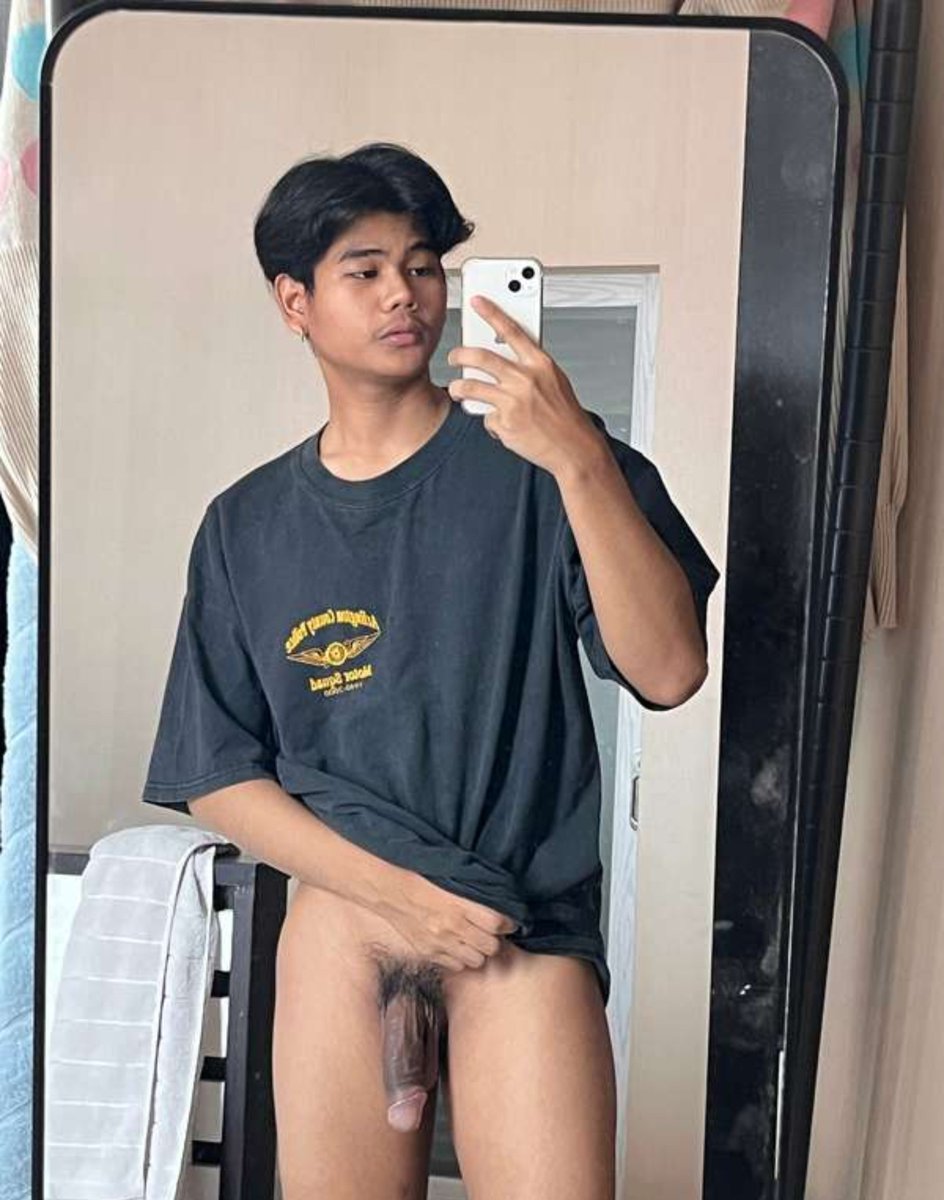 kln_xqq's tweet photo. [gabitay ang lagay] 🤣🤣 https://t.co/3q2mYNEjHS