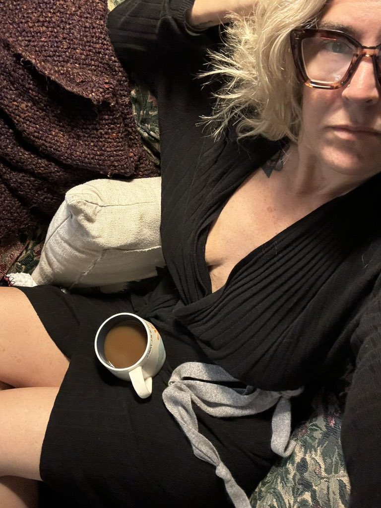 Trisha117330's tweet photo. Coffee in black 🤍 https://t.co/dLvMoLeyWe