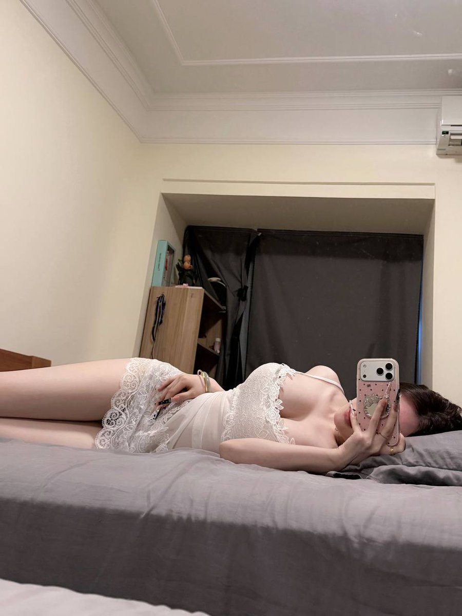kenken73485356's tweet photo. 刚刚睡醒，都起来了吧🫣

还有没有人没看到福📷照的👀

流言111马上发！！ https://t.co/lpFW9HkuuR