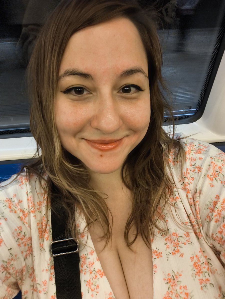 CynfulWhisper's tweet photo. Cyn! 41yo yapper

too SFW to be NSFW but too NSFW to be completely SFW🙃

💙Love:

🔪Horror 🐾Animals ☕️Coffee ✍️Writing
🔎True Crime 🏋️‍♀️Fitness 🎵Music 👻Phasmophobia
😈Diablo 🎮Fortnite

🚫DNI: Minors • MAGA • Racists • Homophobes •   Transphobes  

♡︎/RTs appreciated https://t.co/q3narv7m5V