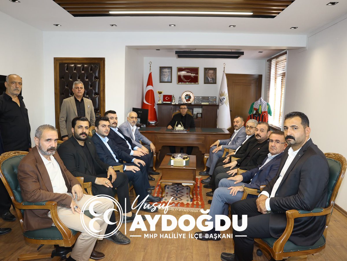 MHPhaliliyeurfa's tweet photo. İl Başkanımız Sayın Ecz. Osman Mutlu ve ilçe başkanlarımız; önce Siverek İlçe Başkanlığımızı ziyaret ederek Sn. Mahmut Gülel ile buluştu, ardından Cumhur İttifakı ortağımız Siverek Belediye Başkanı Sn. Ali Murat Bucak’ı ziyaret etti.
@MHP_Bilgi
 @yusufaydogduu 
@mhpsiverek https://t.co/ceslCuc0Ys