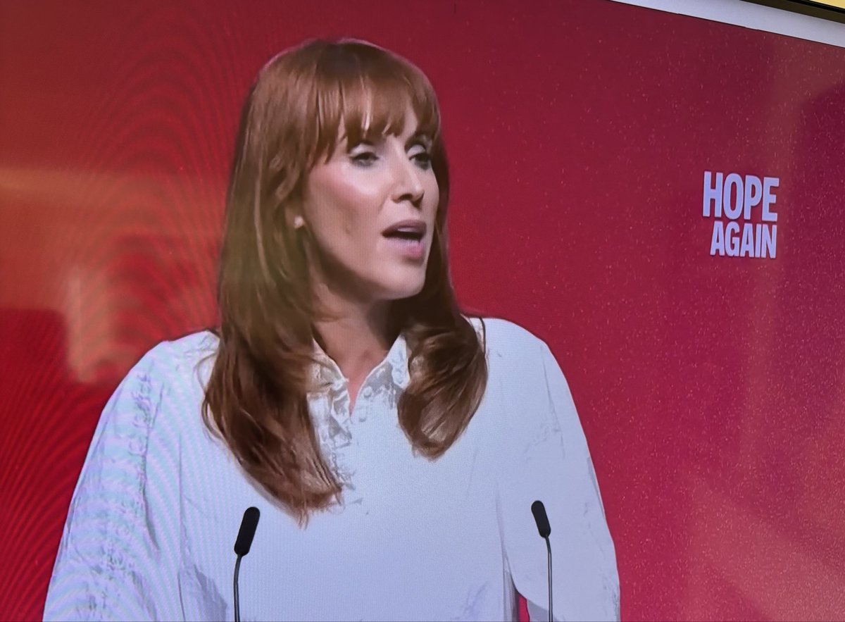 paul__johnson's tweet photo. Angela Rayner on Nigel Farage:

‘If he’ll sing you a happy birthday song for 70 quid, just think what he’ll do for 70 million’ https://t.co/evfCCzTzt8