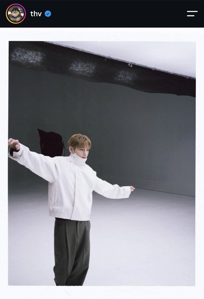 7btsfilmout's tweet photo. TaeBear [ig post 29.09.2026]
🐻: #/ad @/nothing

NOTHING (V)
NOTHING GLOBAL AMBASSADOR V
TAEHYUNG FOR NOTHING
#TAEHYUNGxNOTHING
#VxNOTHING

#KimTaehyung #V #뷔 #김태형 #BTSV #BTSonInstagram #BTS #방탄소년단 #아포방포 #아미 https://t.co/SPiwDycHg3
