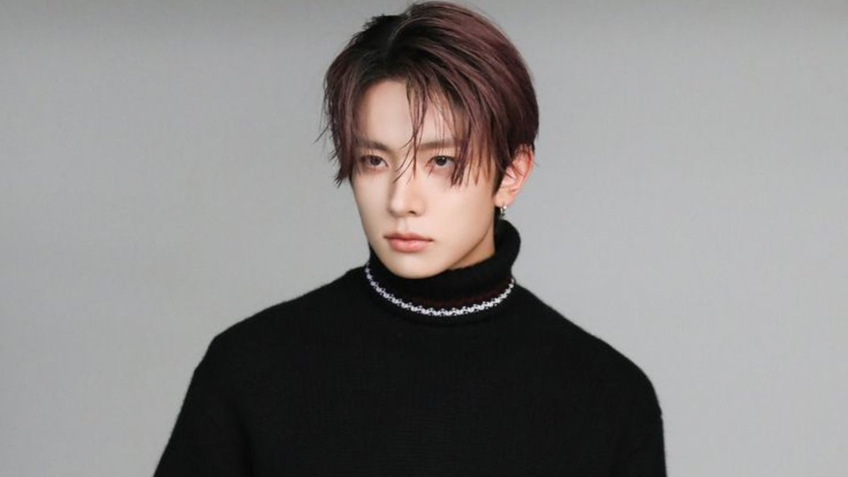EVAN_FILES's tweet photo. EVAN became the 2nd 4th-gen K-pop soloist ever to enter the Billboard 200 top 50 in history! https://t.co/L093OdWUlY