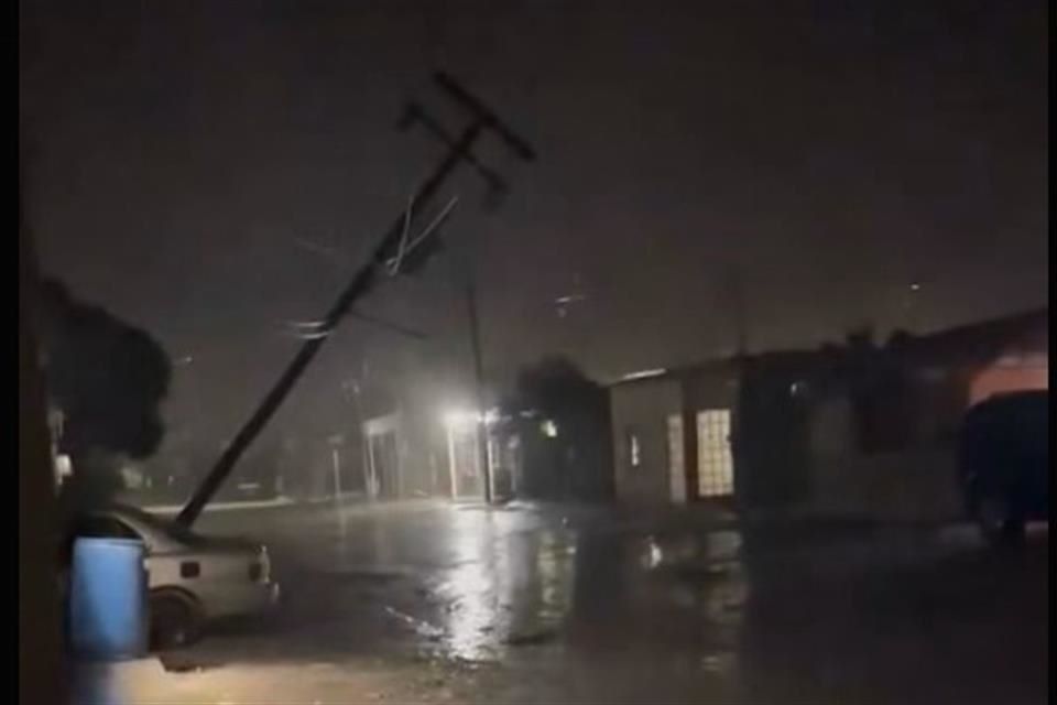 claroscuronoti's tweet photo. Impacta 'Polo' a Baja California Sur, se dirige a Sonora
https://t.co/HDFPHpZEQ0 
#Guanajuato #León #Celaya #Irapuato #SMA #Silao https://t.co/baM8qnC2mg