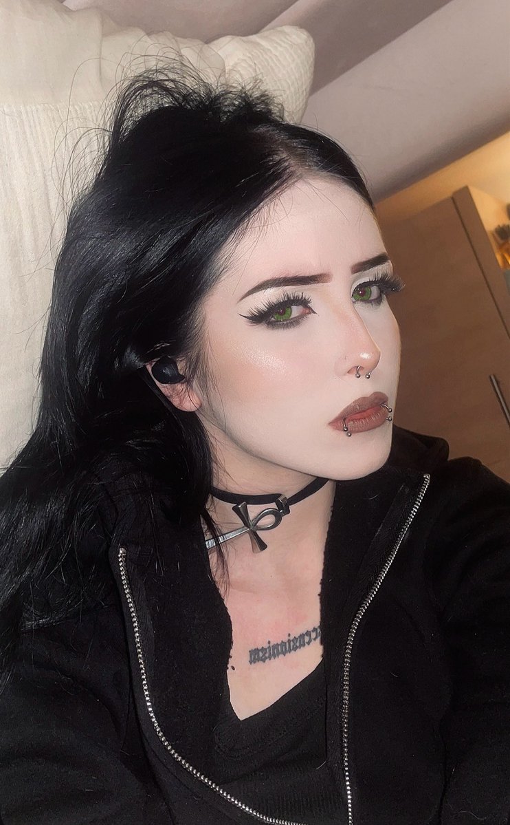 Kytaro_Kitty's tweet photo. Send more! I want your fucking paycheck 😒

•paypig finsub femdom findom human atm whalesub• https://t.co/TvLbDQbDXr