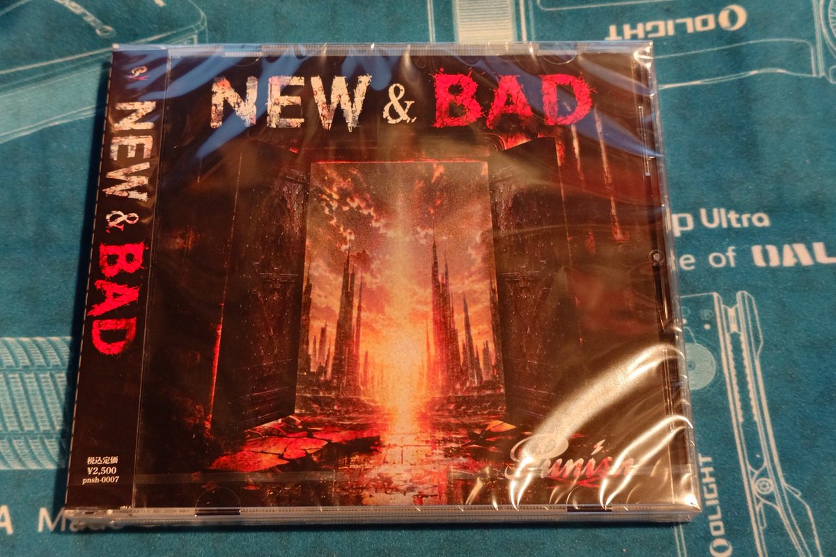 tado37's tweet photo. PUNISHのニュー・アルバムが届いてた😊
#PUNISH
#NEWBAD https://t.co/zFRAS2OVej