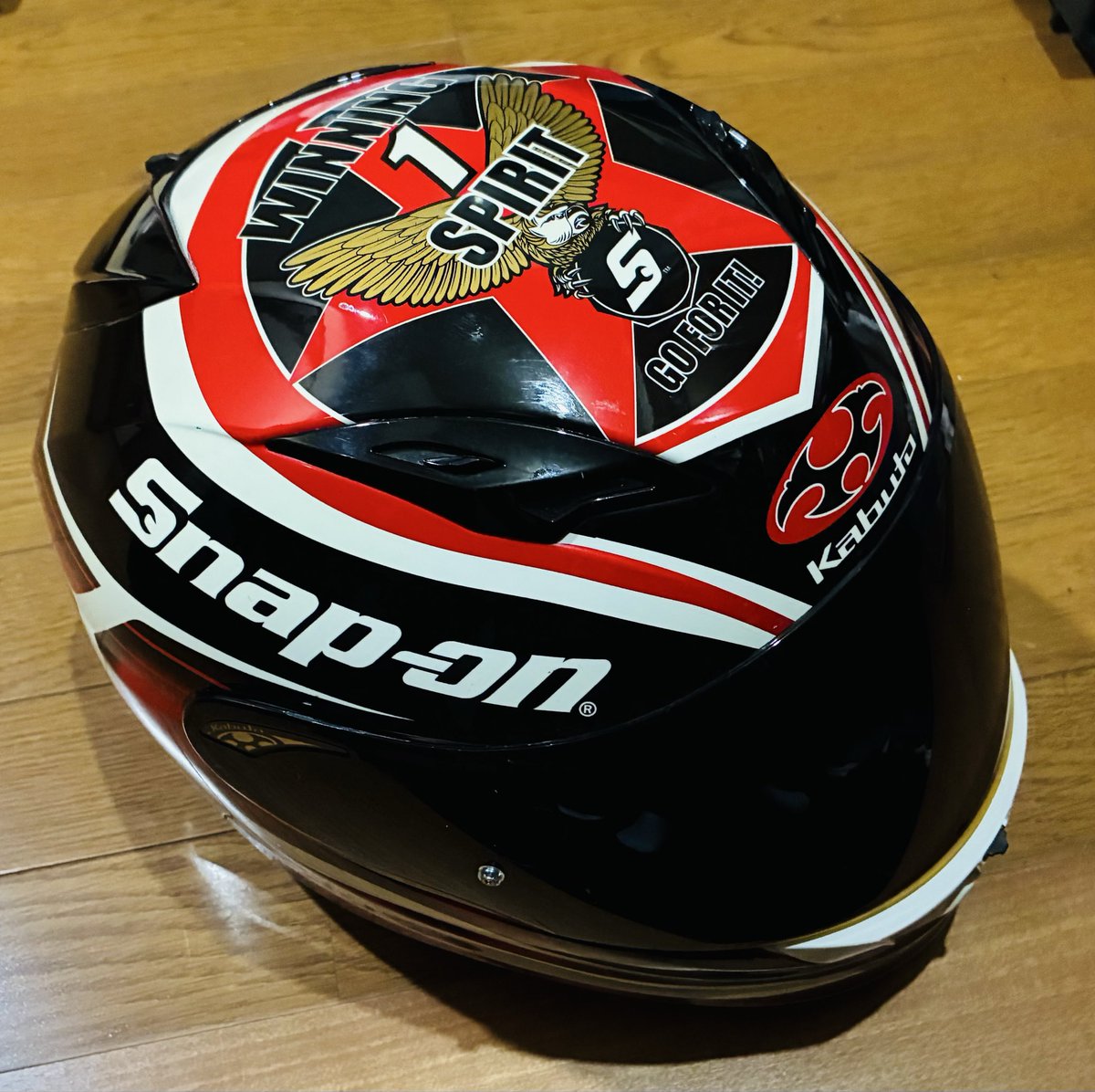 nyopippi's tweet photo. 工具だけでは飽き足らず、ヘルメットやコートまでSnap-on=͟͟͞͞=͟͟͞͞(3」z)ﾌﾟｯ Σ))･᷄ὢ･᷅ )

＃Snap_on
＃OGK_KABUTO https://t.co/wCDofby85O