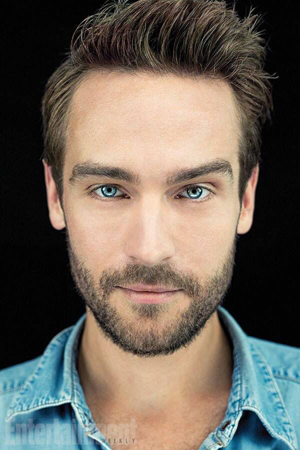 SouthernPamela's tweet photo. #MisonBlueEyesTuesday #TomMison @littlione @virtue2 @GoldCntry_Laura @GloGruffudd @hoggard_sharon Good morning girls, sunny 83°, light breeze today . Wishing you all a beautiful day &amp; fine weather. Another photo collage for you today ! Enjoy ! https://t.co/LoObKuzkC5