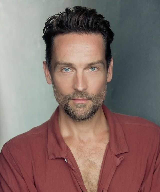 SouthernPamela's tweet photo. #MisonBlueEyesTuesday #TomMison @littlione @virtue2 @GoldCntry_Laura @GloGruffudd @hoggard_sharon Good morning girls, sunny 83°, light breeze today . Wishing you all a beautiful day &amp; fine weather. Another photo collage for you today ! Enjoy ! https://t.co/LoObKuzkC5