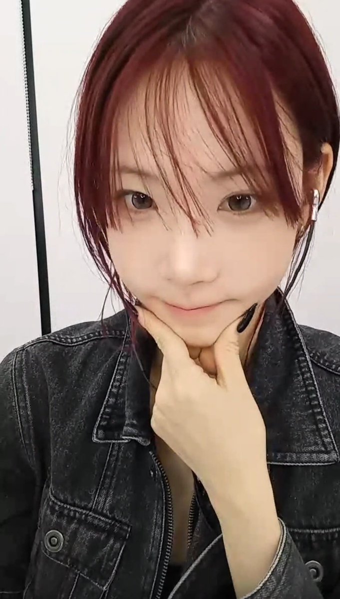 triples1013's tweet photo. 포뇨미 있으시네요

#김나경 https://t.co/ITLqHjyQ5l