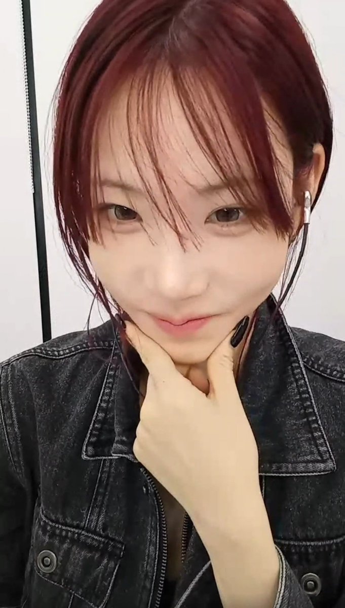 triples1013's tweet photo. 포뇨미 있으시네요

#김나경 https://t.co/ITLqHjyQ5l