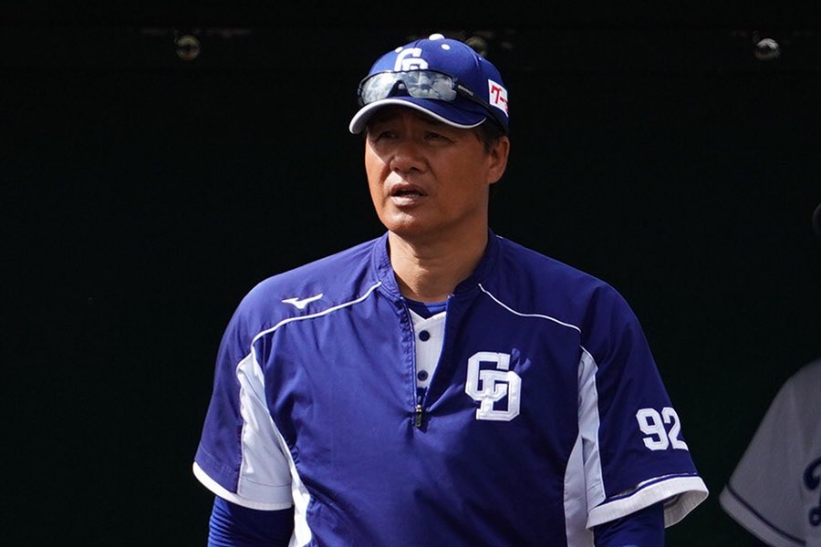 NUCB's tweet photo. 中日ドラゴンズ１５年間監督交代遍歴
(落合政権以降)

高木政権２年
２０１２年２位(高木守道)貯金２２
２０１３年４位(高木守道)借金１３

谷繁政権２年途中
２０１４年４位(谷繁元信)借金６
２０１５年５位(谷繁元信)借金１５
２０１６年６位(谷繁元信→森繁和)借金２４

森繁政権２年
２０１７年５位(森繁和)借金２０
２０１８年５位(森繁和)借金１５

与田政権３年
２０１９年５位(与田剛)借金５
２０２０年３位ＣＳ無し(与田剛)貯金５
２０２１年５位(与田剛)借金１６

立浪政権３年
２０２２年６位(立浪和義)借金９
２０２３年６位(立浪和義)借金２６
２０２４年６位(立浪和義)借金１５

井上政権２年
２０２５年４位(井上一樹)借金１５
２０２６年６位(井上一樹)借金２１※現在

ドラゴンズファンのみならず
他球団のファンにはこの１５年
どう見えるでしょうか。