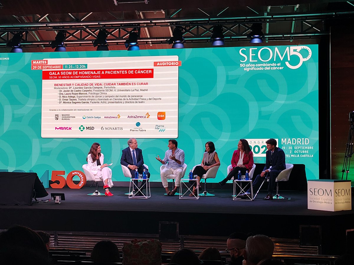 jpdelamorena's tweet photo. @_SEOM Extraordinarias mesas de la Gala SEOM de homenaje a pacientes de cáncer. Con la presencia de @ancap_es que está premiada como asociación de pacientes en esta gala. https://t.co/OauEKdy3ue