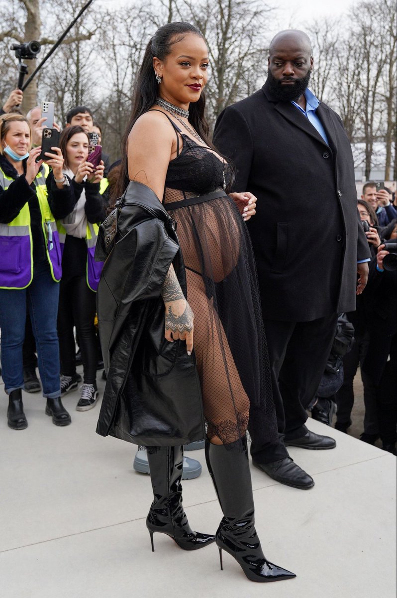 rihlenciaga's tweet photo. Dior show today!! #PFW https://t.co/qNfSSbAs8L