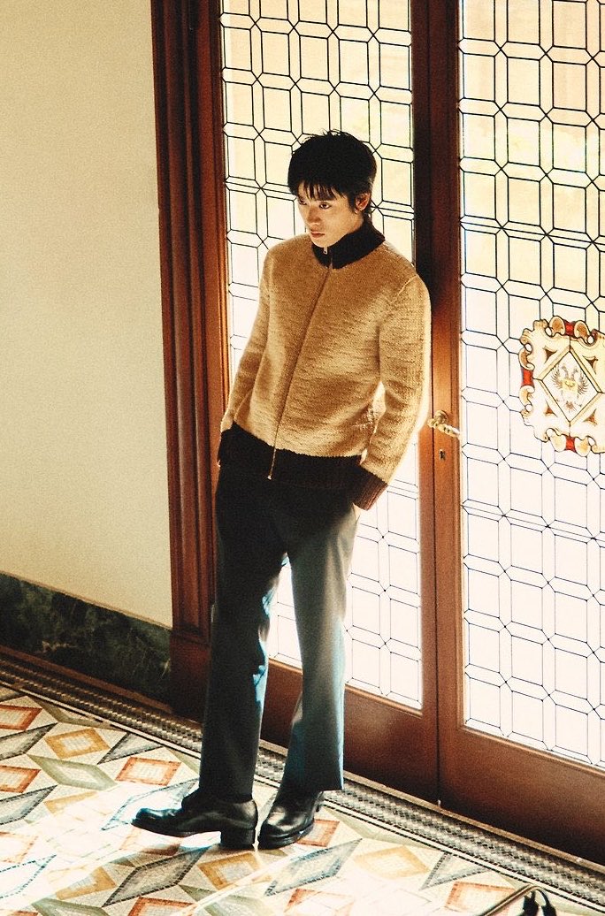 BYUNWAWA's tweet photo. ชอบแจฮยอนเวลายืนทิ้งขามาก หล่อแบบสิ้นชีวิตได้เลยจริงๆ หุ่นดีสุดๆ หน้าตาดี หล่อ สูง เพอร์เฟค 214% สมกับที่พระเจ้าตั้งใจปั้นมาเลย ใช้ชีวิตยังไงให้เหมือนเดินอยู่บนรันเวย์ตลอด หล่อจนต้องร้องขอชีวิต 🫠🫠 https://t.co/ekhIS88T9T
