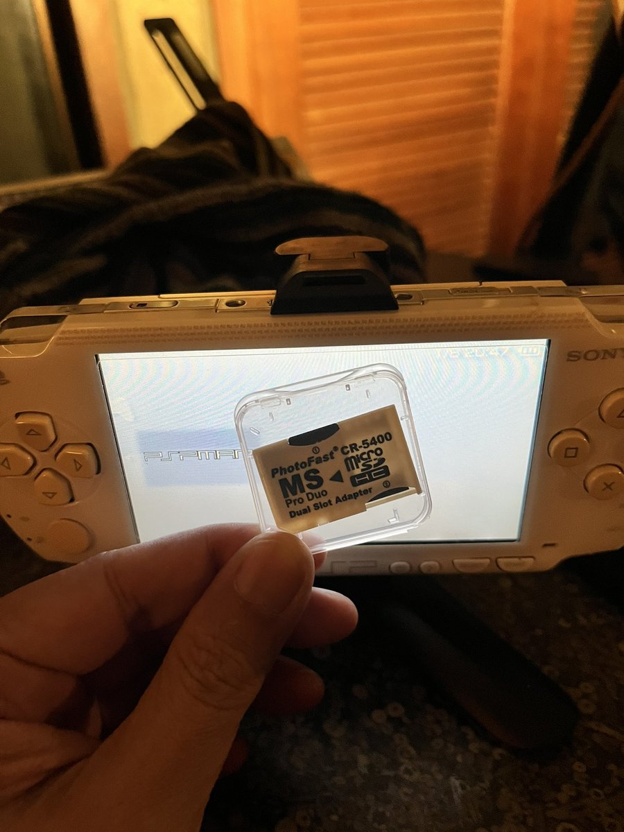 Def8739's tweet photo. 少し時間ができたのでイコライザーいじってみた。
MSProDuoも追加して64GBに✨
楽しいな。
#PSPMAN https://t.co/X3TMhw3sMy