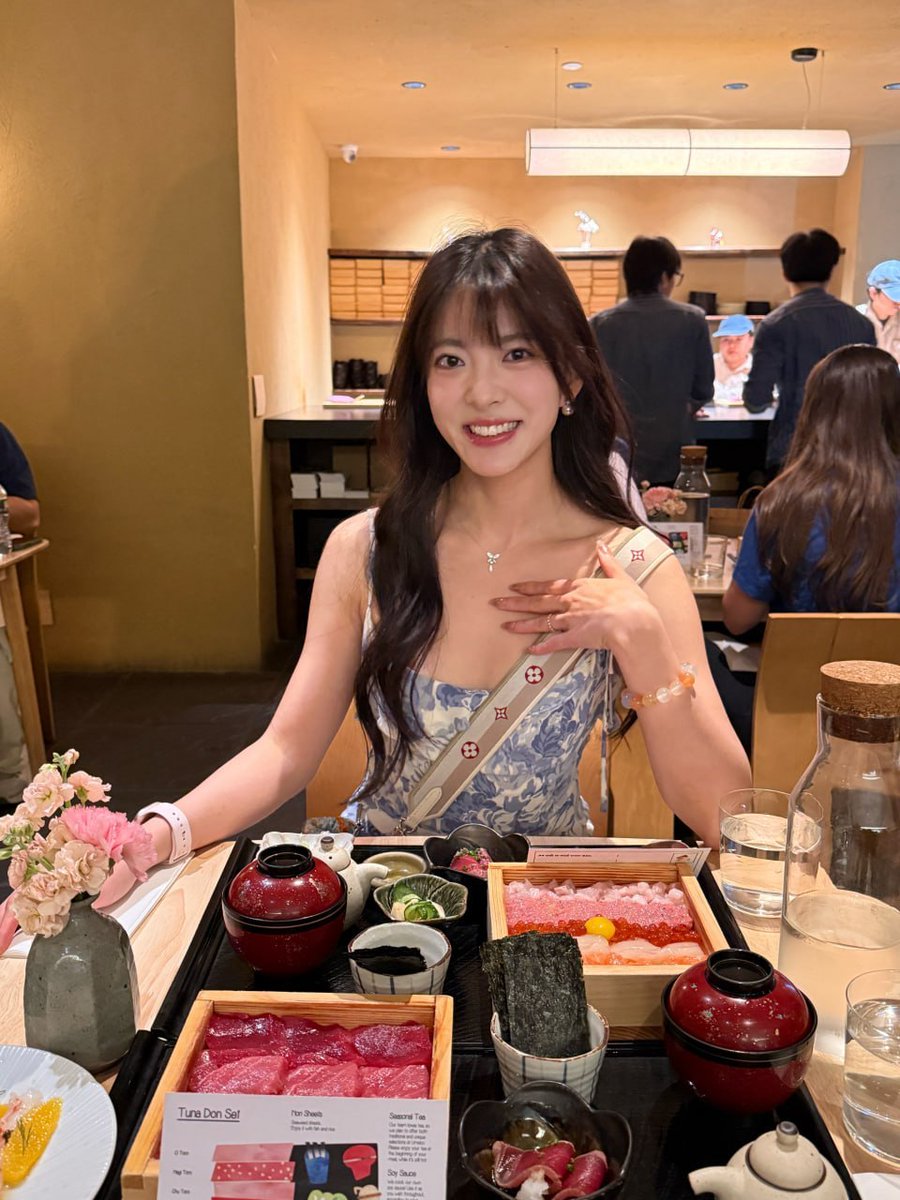 liudabaoo's tweet photo. Good food, better company. Tried this premium Tuna &amp; Chirashi set today. Highly recommend if you love fresh sashimi and beautiful plating! 🥢✨ https://t.co/6WIFVeccyq