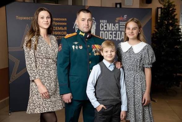 nemolevich's tweet photo. @potatatamata @Nimfae7 @Tempund Люди на этой фотографий наверно , хохлы или поляки под прикрытием ... https://t.co/azUbJ8RAyU