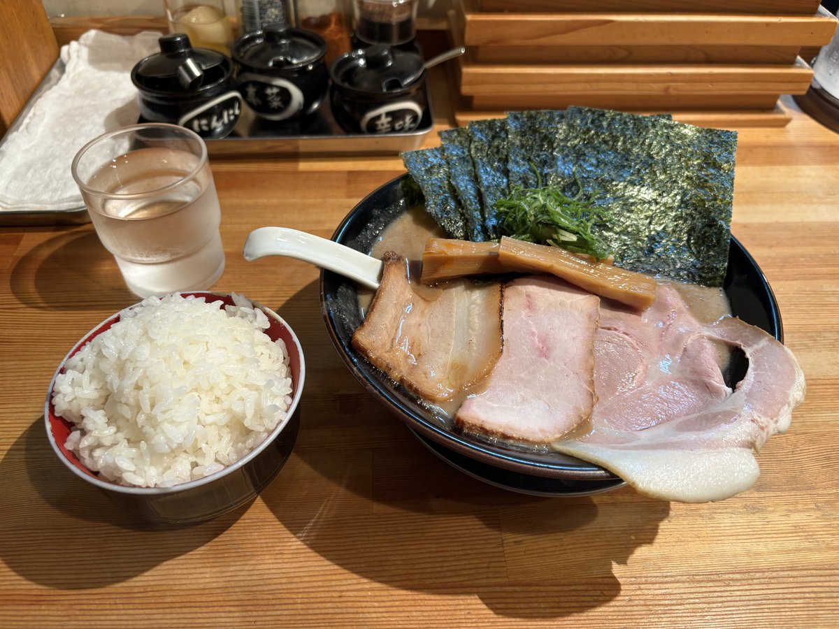 umachan718's tweet photo. 盛岡市前九年　麺の極はなみち
得醤油ら〜麺　1,100円 https://t.co/Mt1TNhg6mj