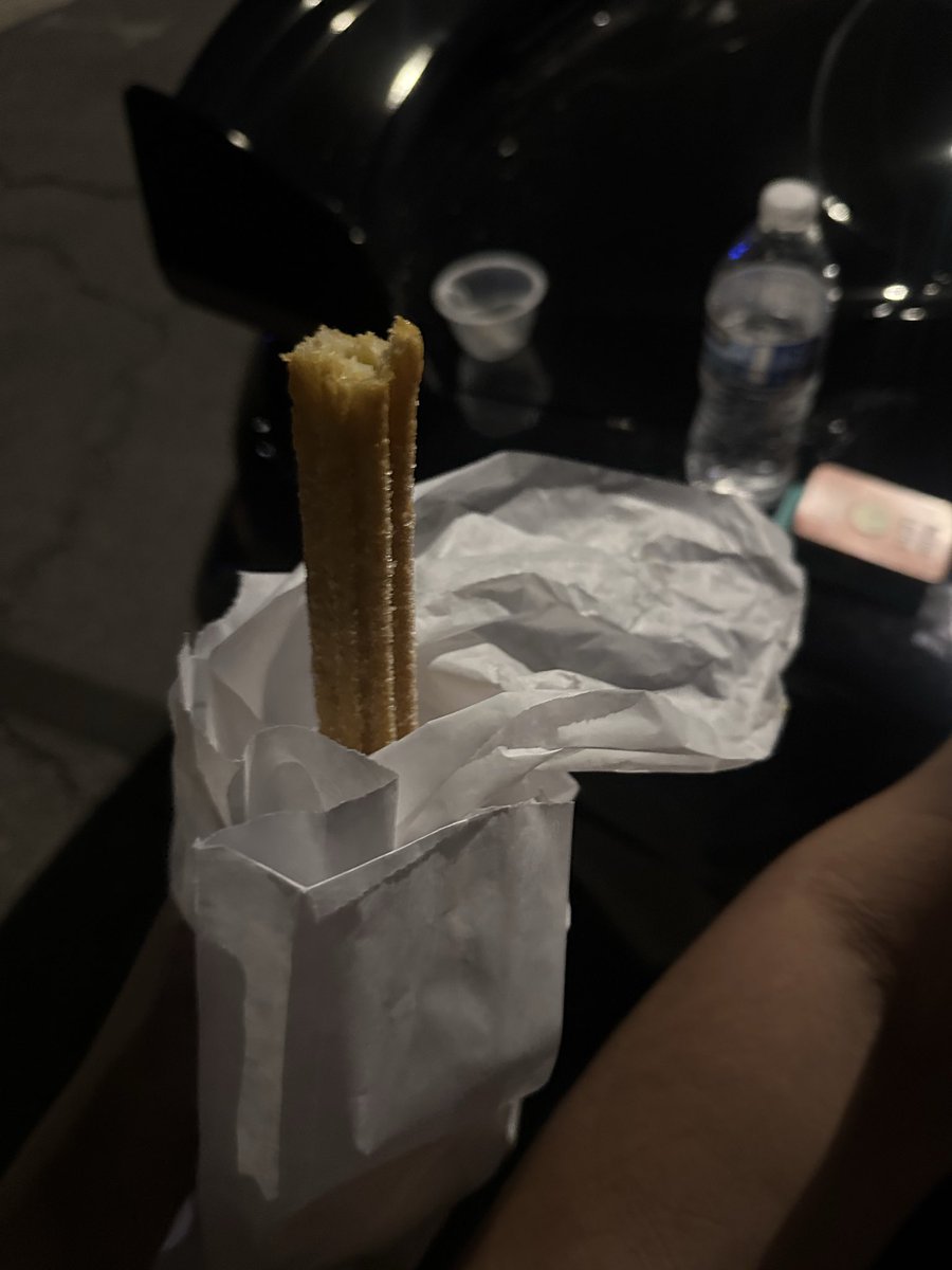 doodoofart0_'s tweet photo. using his mustang as my food tray #fatass https://t.co/mdVFzNn5GD