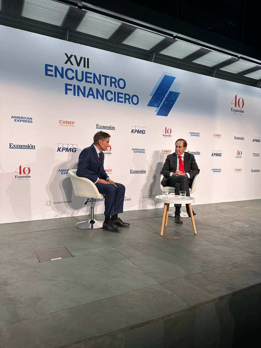 expansioncom's tweet photo. @UNESPA @AXASegurosEs @santalucia_seg @GCO_news @VidaCaixa @KPMG_ES @ZurichSeguros @vertiseguros @GENERALI @somostuio 🎙️Antonio Huertas, CEO de @MAPFRE_ES, es entrevistado por por Roberto Casado (@expansioncom) #Efinanciero26 https://t.co/pBACjDPpDz