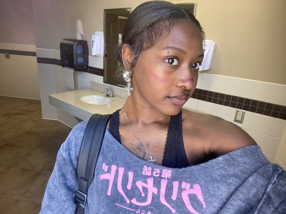 cyberprinxess's tweet photo. #sellingcontent #youneed #linkinbio #ebony #subsc #blasian #findom #alt #promote https://t.co/F5KBvcNytt