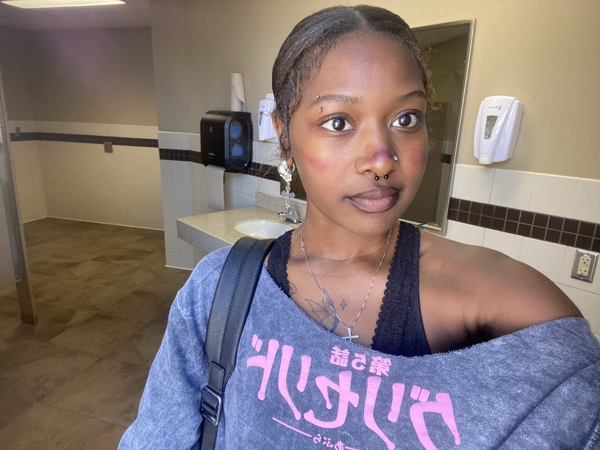 cyberprinxess's tweet photo. #sellingcontent #youneed #linkinbio #ebony #subsc #blasian #findom #alt #promote https://t.co/F5KBvcNytt