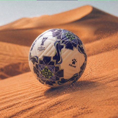 MdSodki's tweet photo. رسميا✅️

الاعلان عن كرة كاس اسيا 2027 في السعودية https://t.co/tfVq2KFXS1