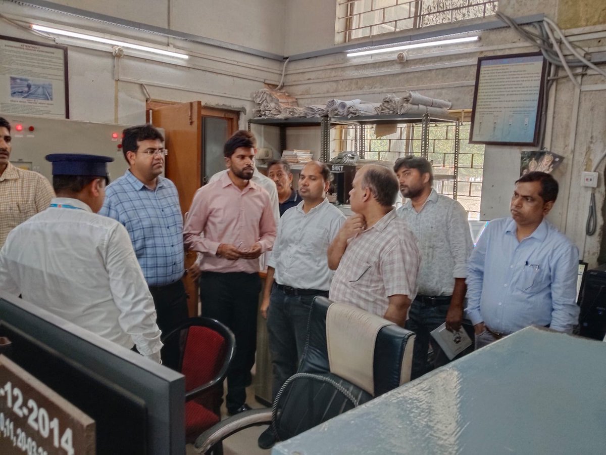 drm_tsk's tweet photo. DRM/Tinsukia, along with Branch Officers, conducted a window trailing inspection of the New Tinsukia–North Lakhimpur section. The inspection focused on ABSS works, passenger amenities and tower wagon sidings at Dhemaji and North Lakhimpur. https://t.co/J1kNUki6oP
