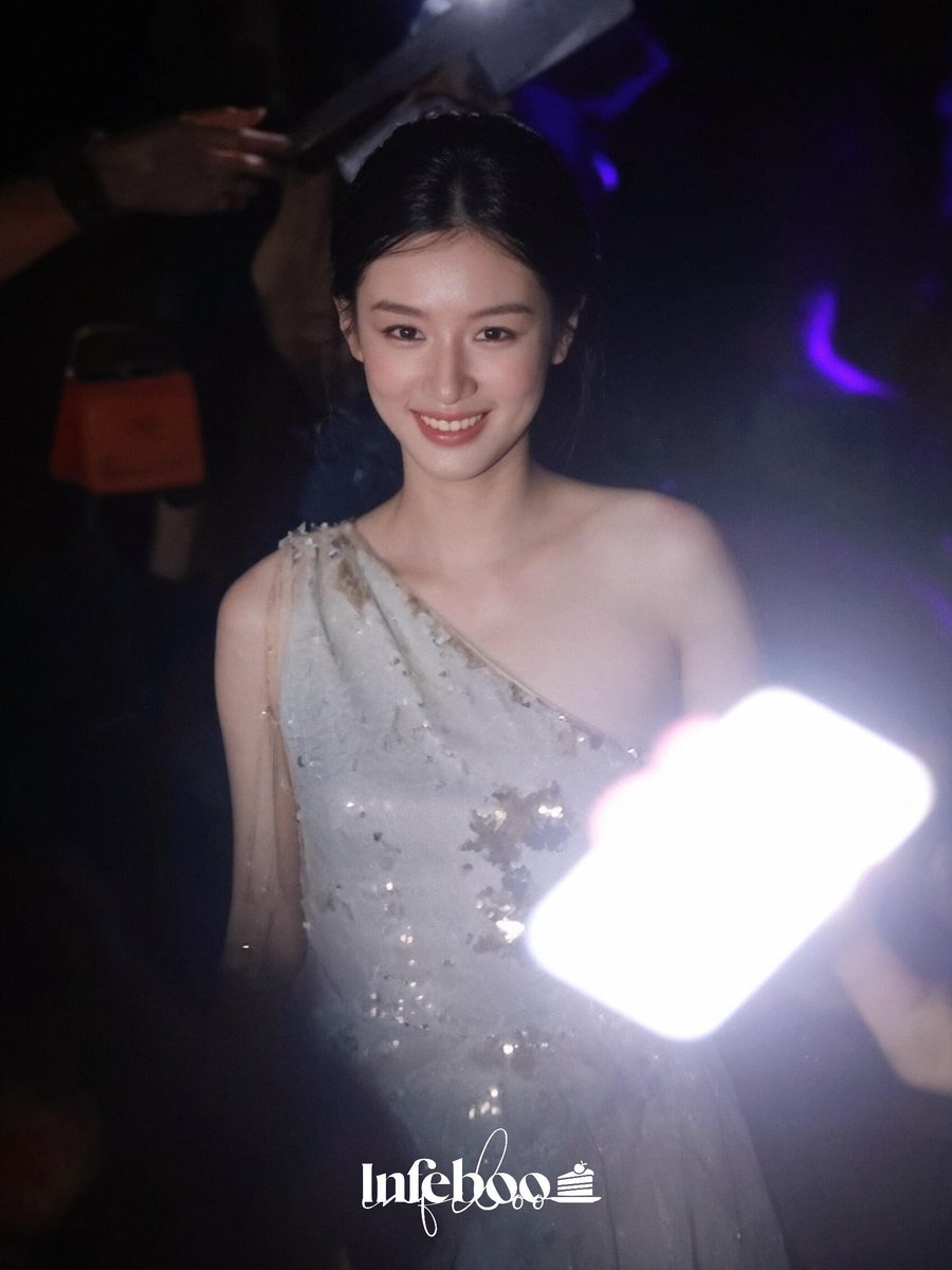 czhouye's tweet photo. zhouye’s stunning through a lens of france photographer https://t.co/8fCxWeusvu