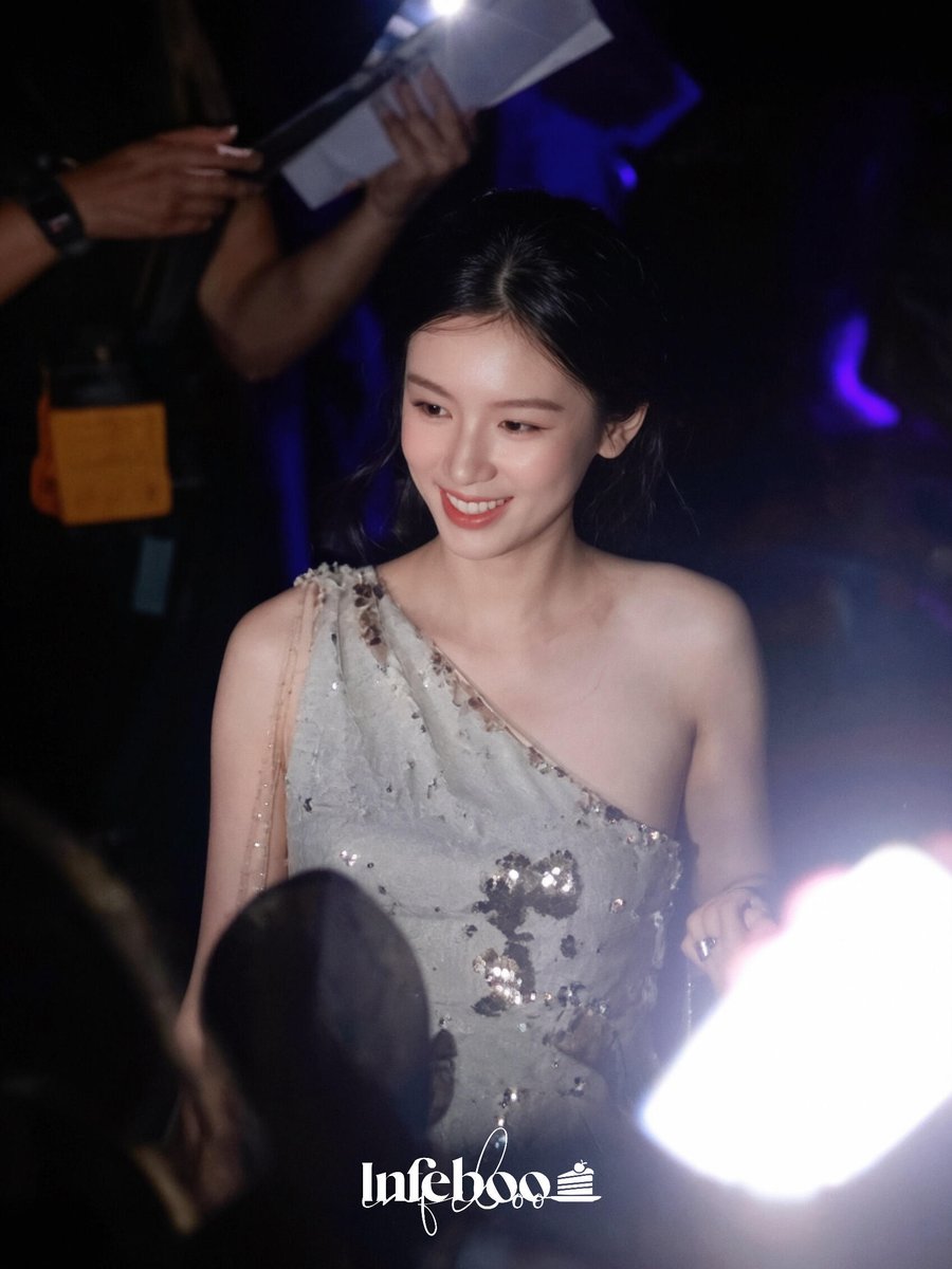 czhouye's tweet photo. zhouye’s stunning through a lens of france photographer https://t.co/8fCxWeusvu