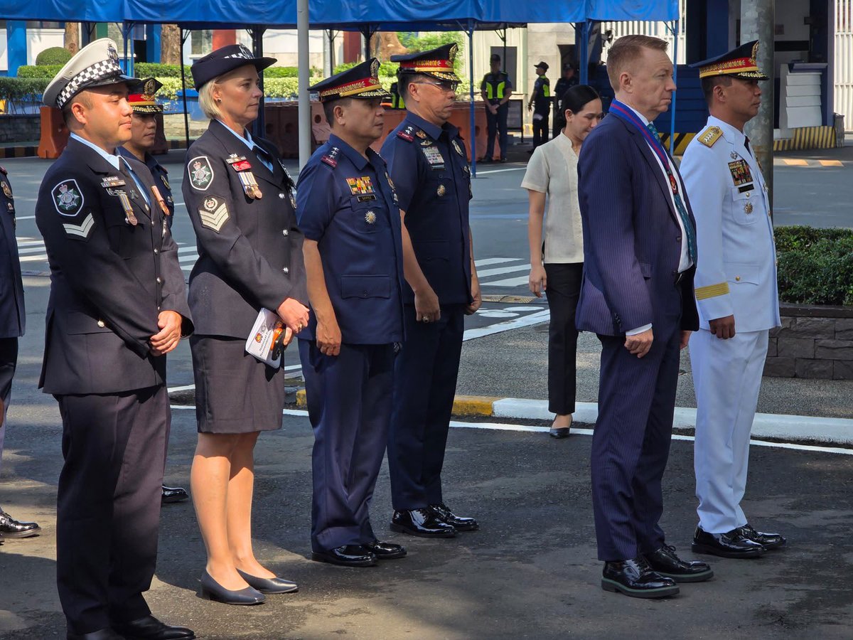 AusAmbPH's tweet photo. It was a great honour to participate in National Police Remembrance Day. It is important that we remember and honour those who lost their lives protecting their communities. https://t.co/N1WphtFAzy