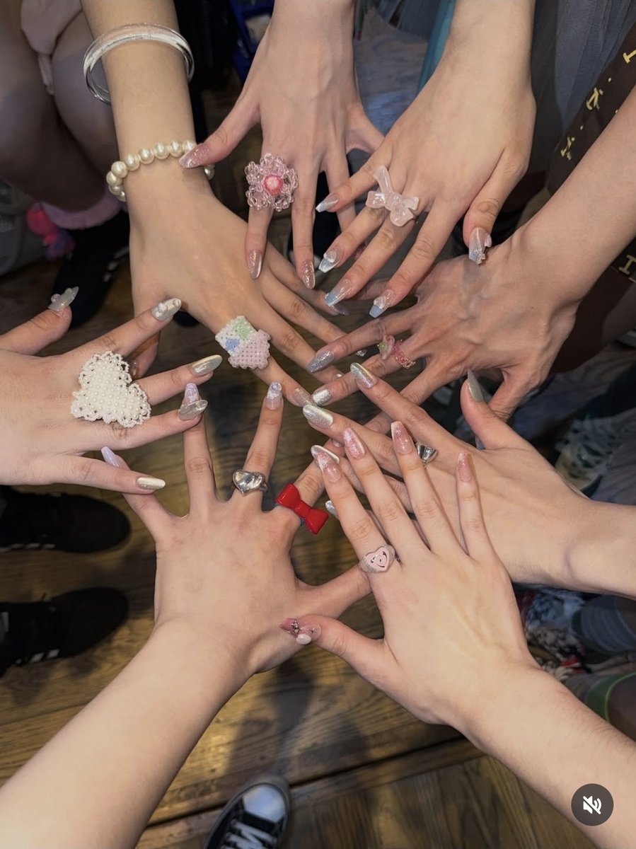 EverythingUnis_'s tweet photo. Yunha ig updateeee~
I miss my ot8 sm 🥲

https://t.co/YjLR4XkYkr

#UNIS #유니스 #ユニス 
#YUNHA #방윤하 https://t.co/DieBSobfUR